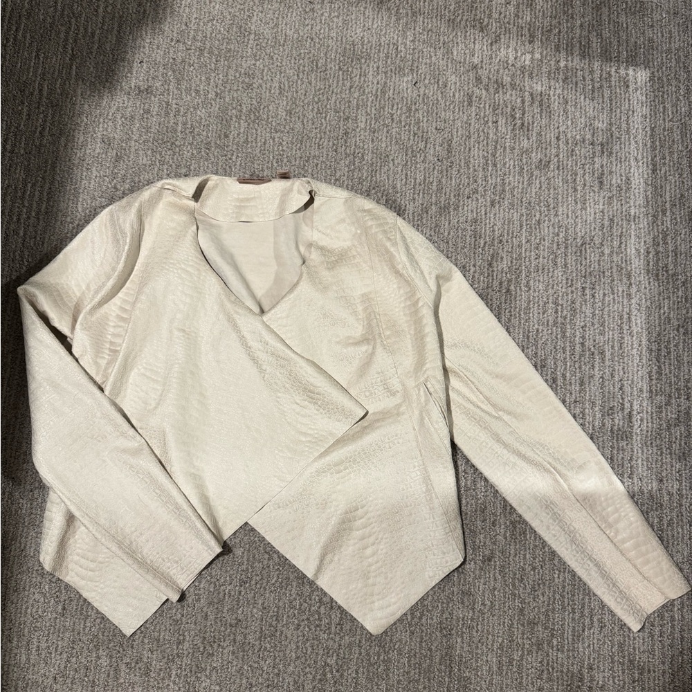 Chic Cream Long Sleeve Blazer